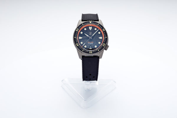 Mako 300m Diver 'Cerakote Carbon'